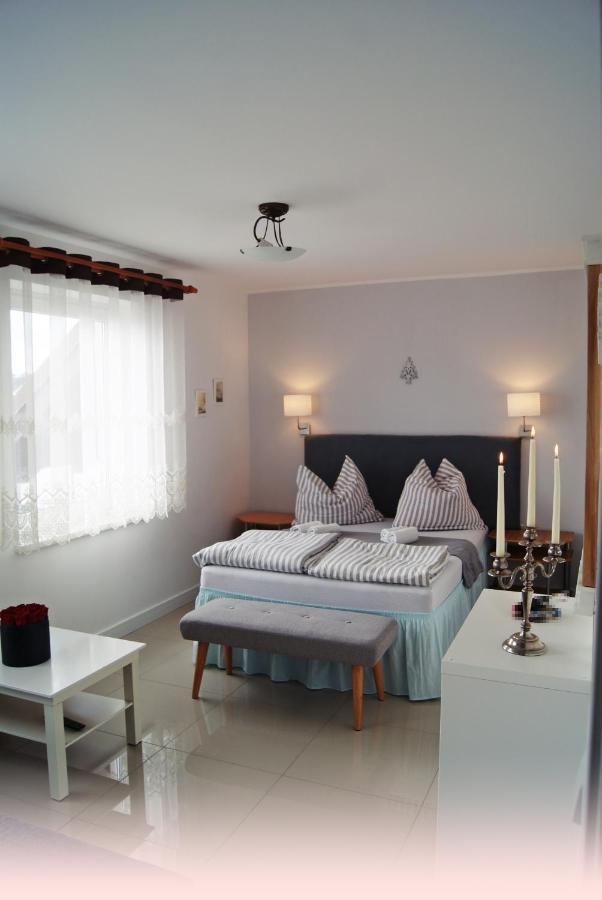 Iwona Pokoje Apartamenty Karwia Esterno foto
