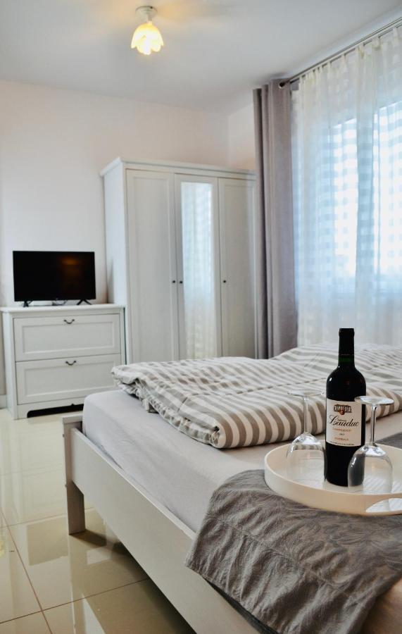 Iwona Pokoje Apartamenty Karwia Esterno foto
