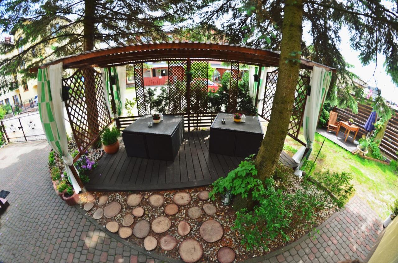 Iwona Pokoje Apartamenty Karwia Esterno foto