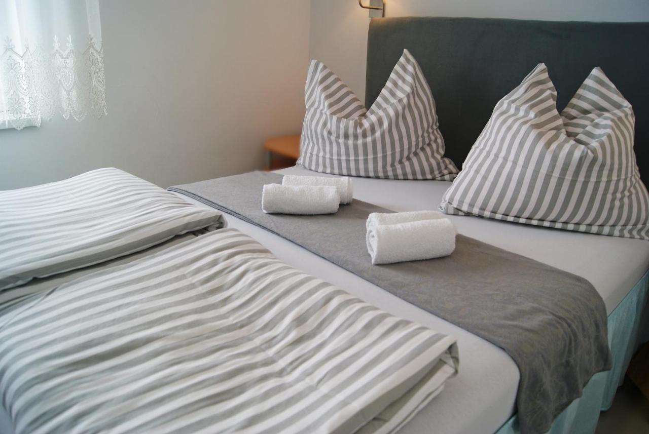 Iwona Pokoje Apartamenty Karwia Esterno foto