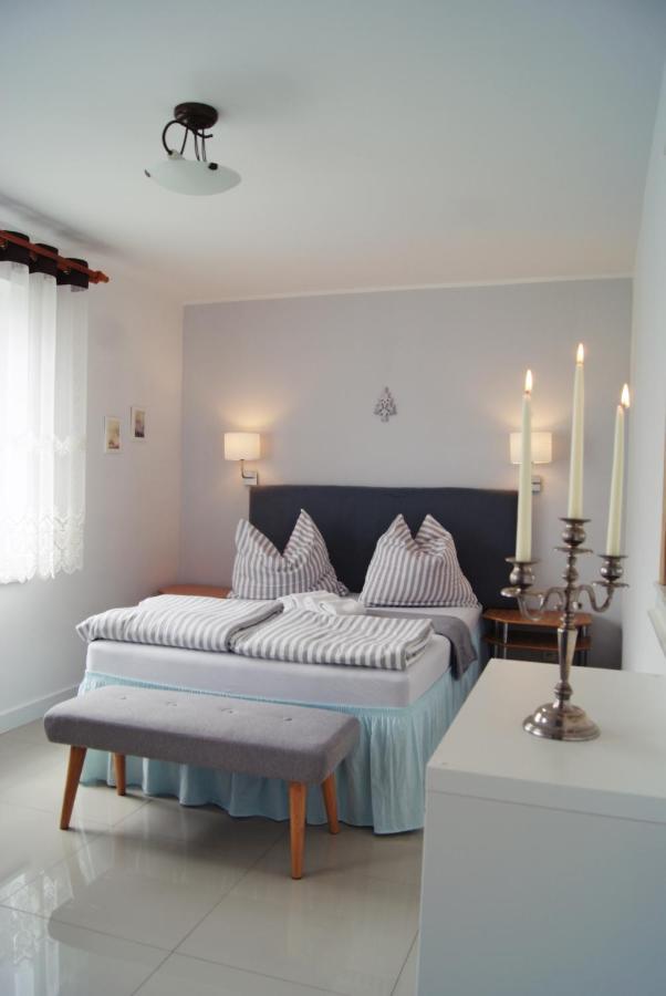 Iwona Pokoje Apartamenty Karwia Esterno foto