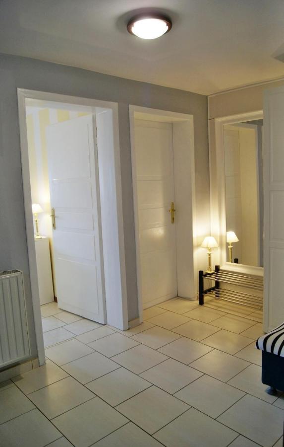 Iwona Pokoje Apartamenty Karwia Esterno foto