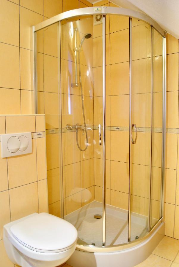 Iwona Pokoje Apartamenty Karwia Esterno foto