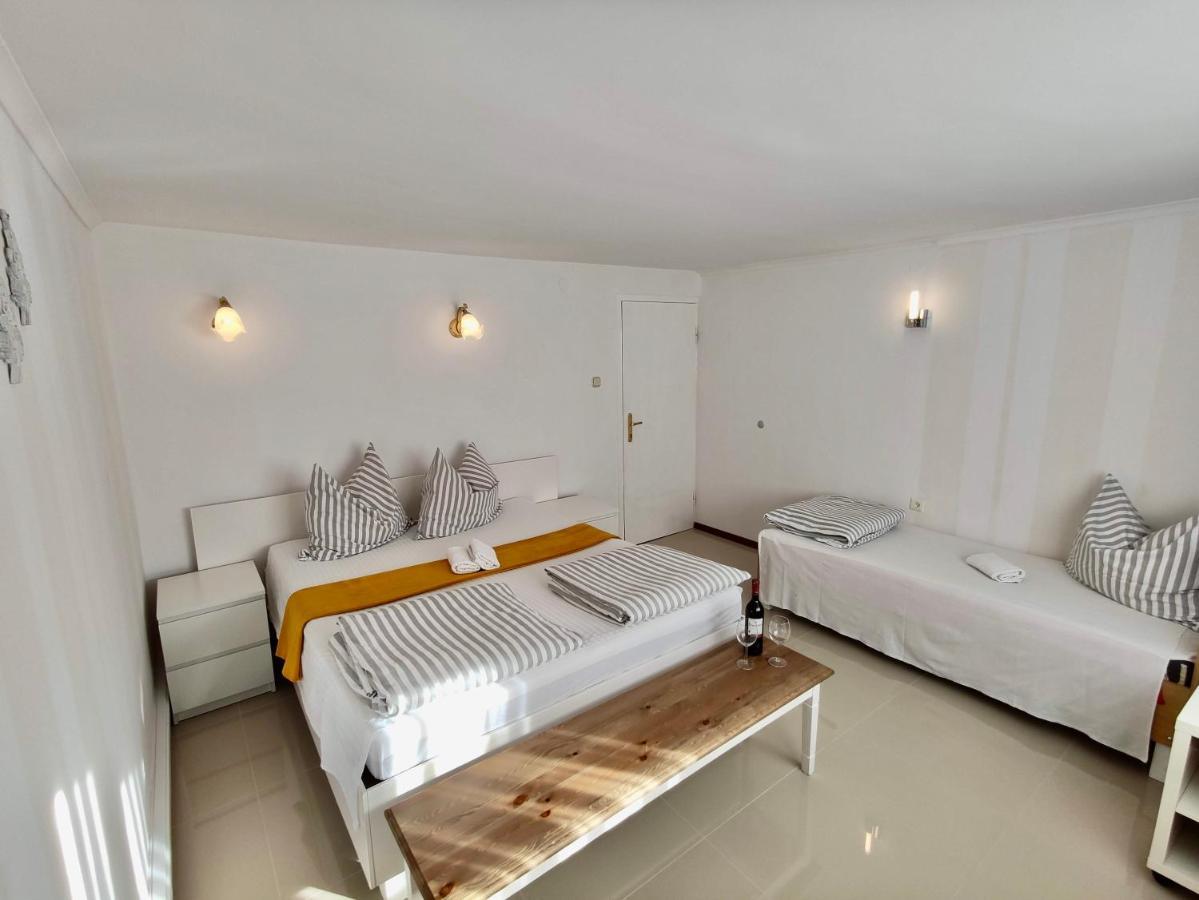 Iwona Pokoje Apartamenty Karwia Esterno foto