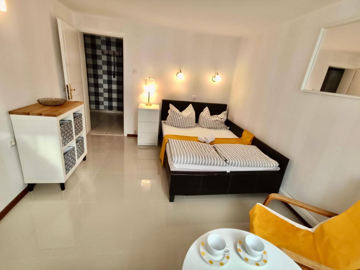 Iwona Pokoje Apartamenty Karwia Esterno foto