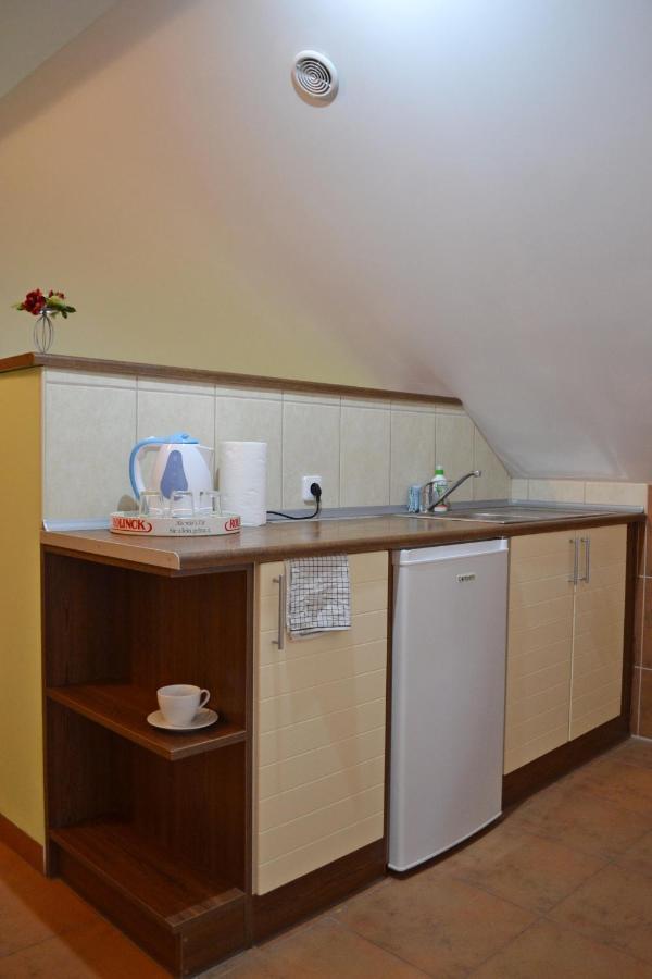 Iwona Pokoje Apartamenty Karwia Esterno foto
