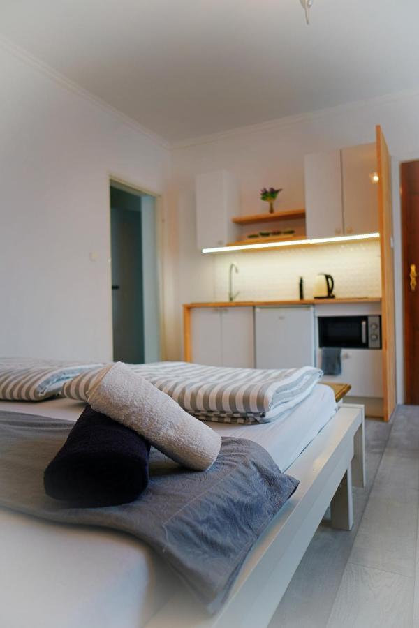 Iwona Pokoje Apartamenty Karwia Esterno foto