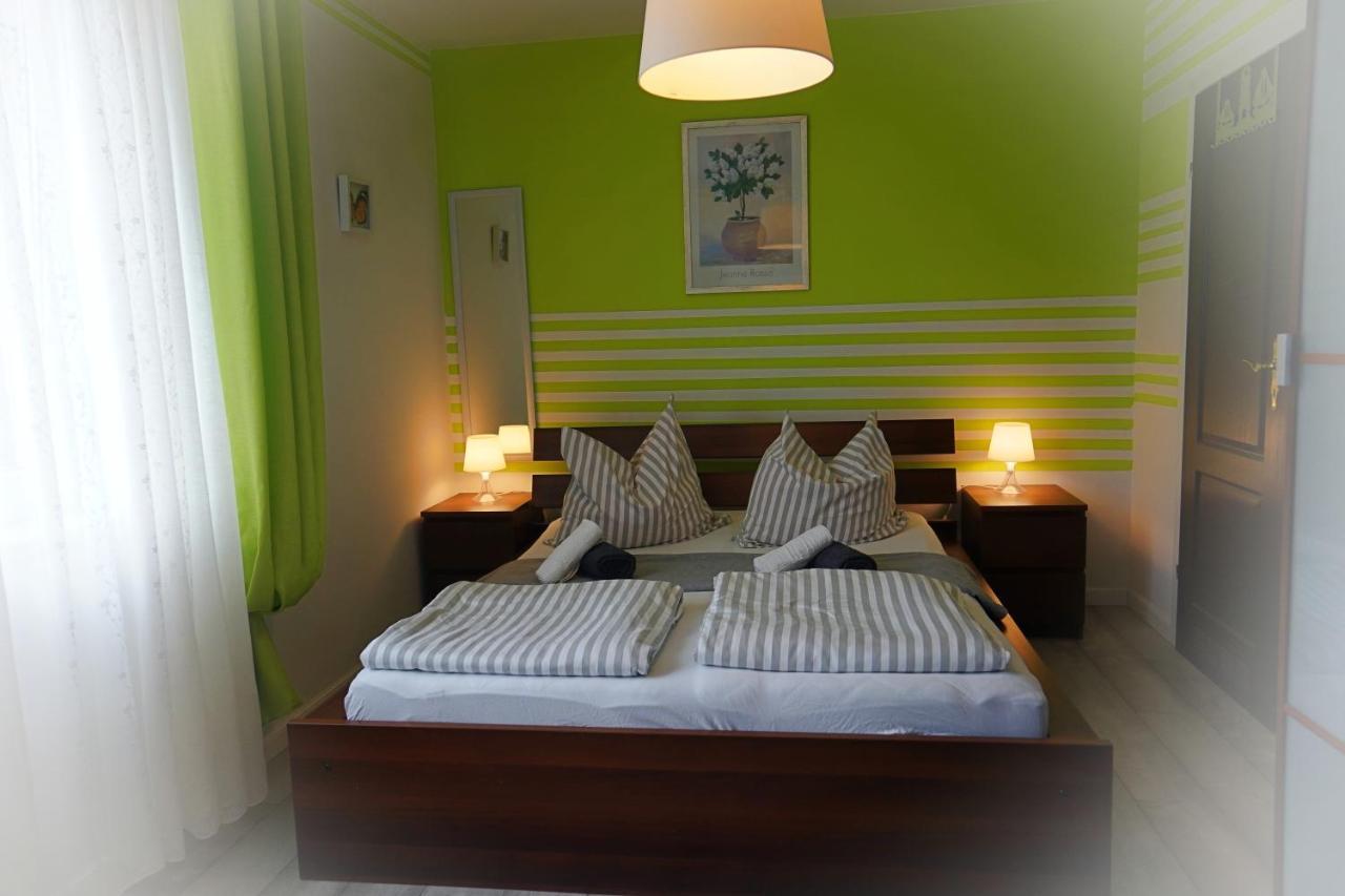 Iwona Pokoje Apartamenty Karwia Esterno foto