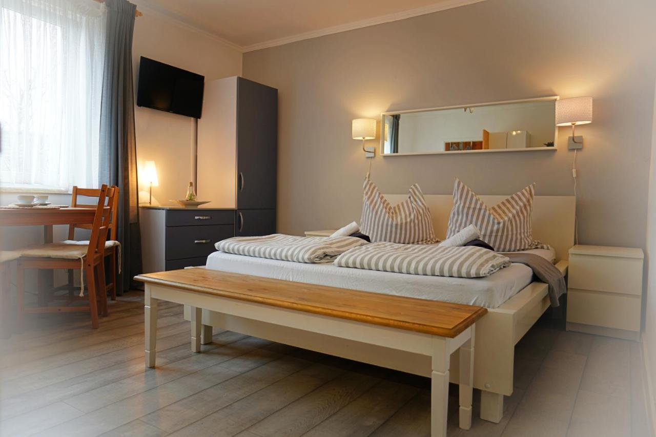Iwona Pokoje Apartamenty Karwia Esterno foto