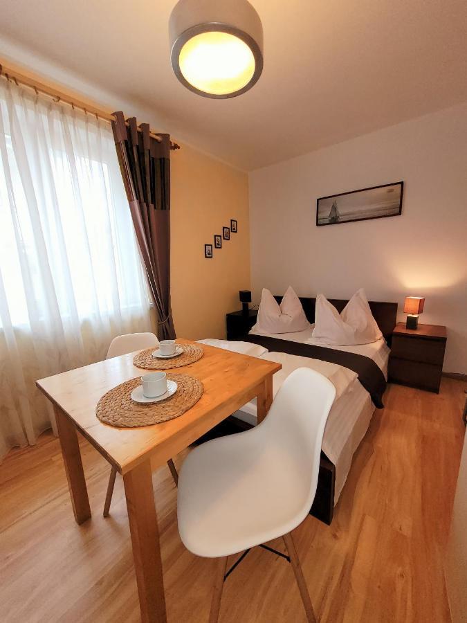 Iwona Pokoje Apartamenty Karwia Esterno foto