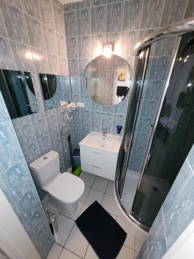 Iwona Pokoje Apartamenty Karwia Esterno foto