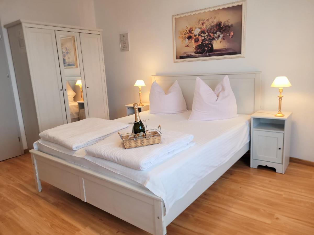 Iwona Pokoje Apartamenty Karwia Esterno foto