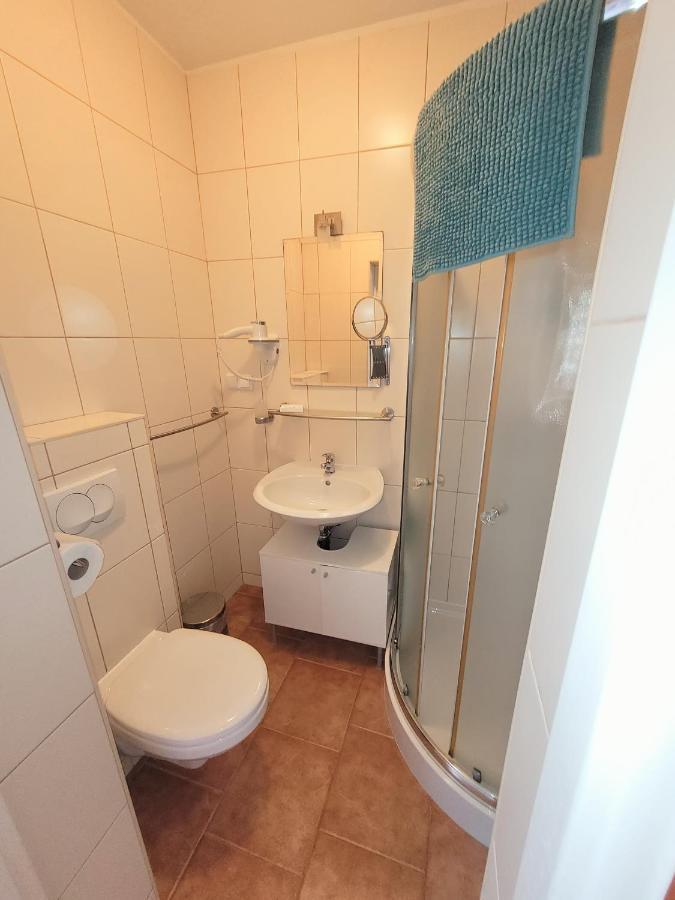 Iwona Pokoje Apartamenty Karwia Esterno foto
