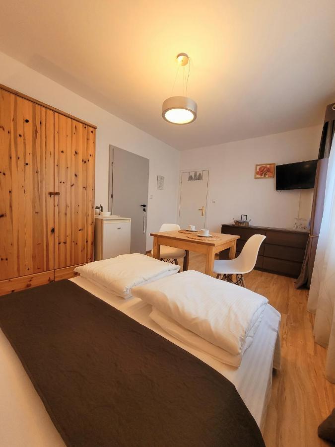 Iwona Pokoje Apartamenty Karwia Esterno foto
