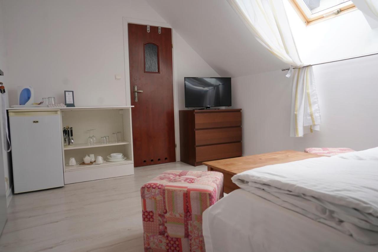 Iwona Pokoje Apartamenty Karwia Esterno foto