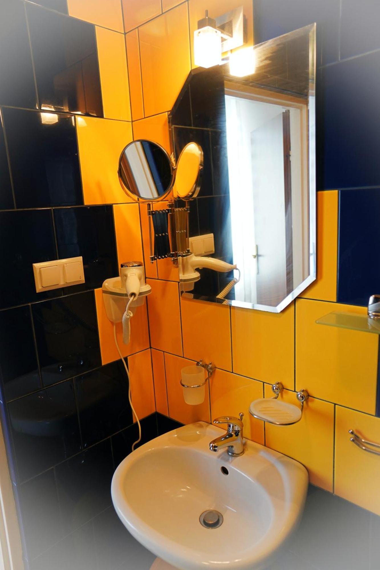 Iwona Pokoje Apartamenty Karwia Camera foto